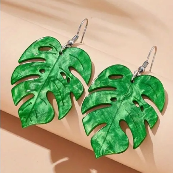 Green Leaf Dangle Earrings - Picture 4 of 6